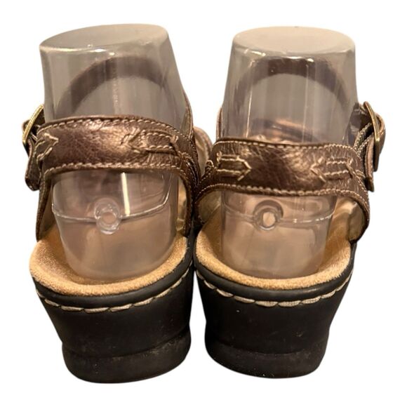 Clarks bendable Women's Leather Sandals Bronze criss cross wedges shoes Size 8M - Picture 3 of 12